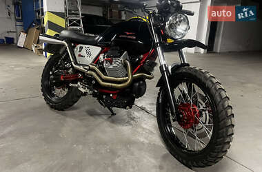 Скремблер Moto Guzzi V7 Racer 2011 в 