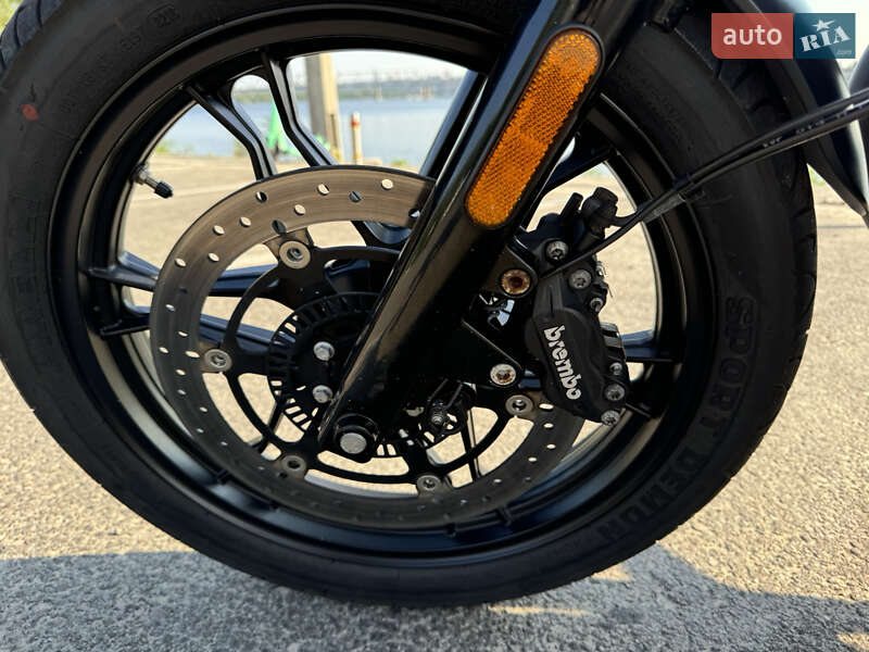 Кафе рейсер Moto Guzzi V7 Stone 2017 в Киеве