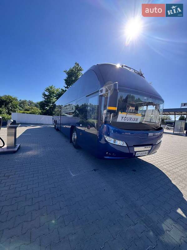 Туристичний / Міжміський автобус Neoplan N 1218 2011 в Снятині