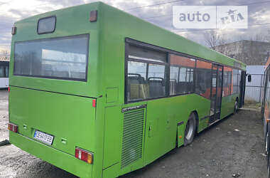 Міський автобус Neoplan N 4016 1995 в Чернівцях