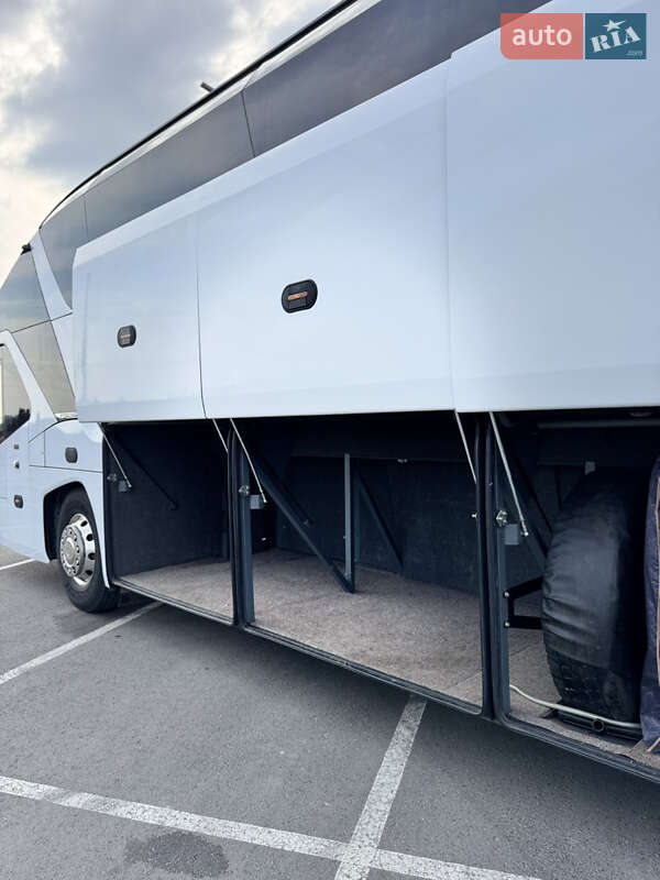Туристичний / Міжміський автобус Neoplan N 5217 2011 в Чернівцях