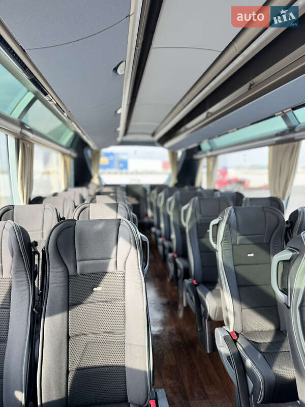 Туристичний / Міжміський автобус Neoplan N 5217 2011 в Чернівцях