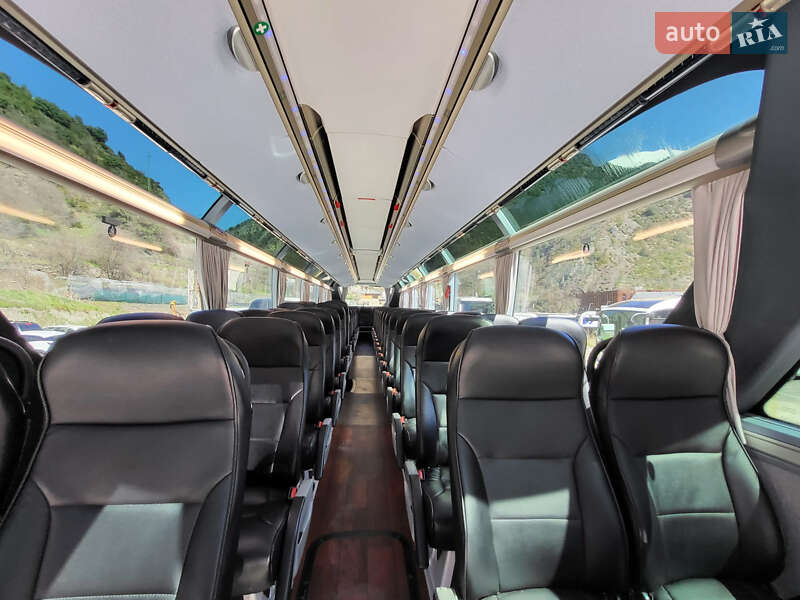 Туристичний / Міжміський автобус Neoplan N 2010 в Чернівцях
