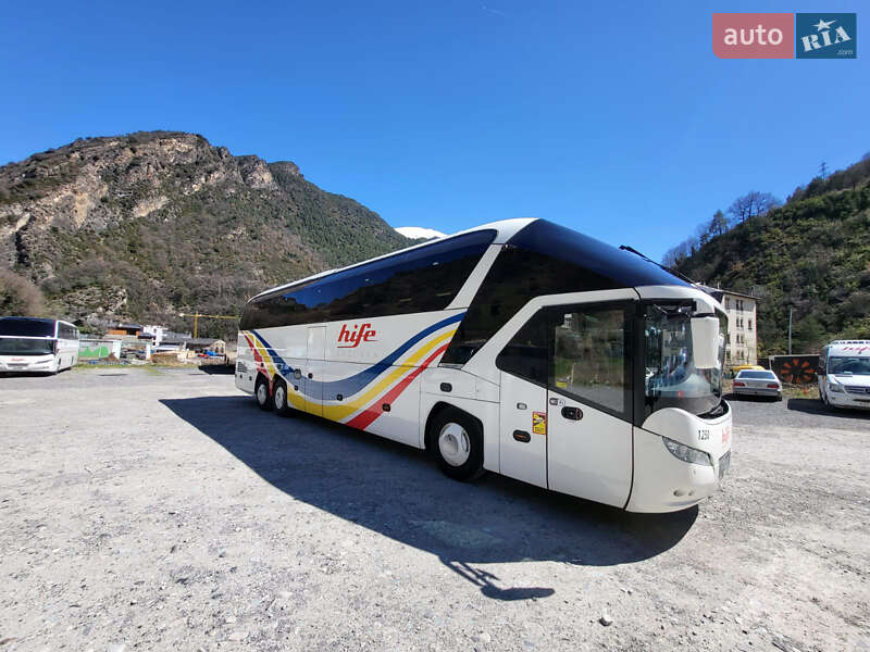 Туристичний / Міжміський автобус Neoplan N 2010 в Чернівцях