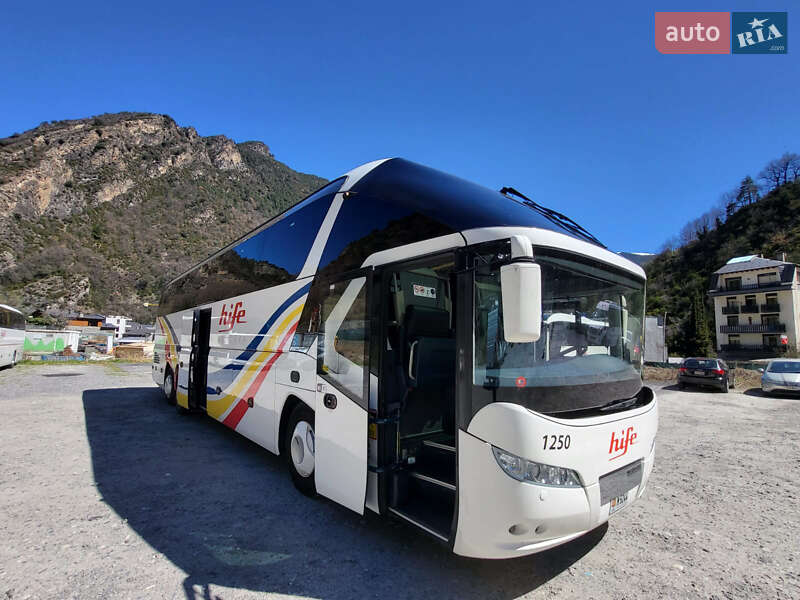 Туристичний / Міжміський автобус Neoplan N 2010 в Чернівцях