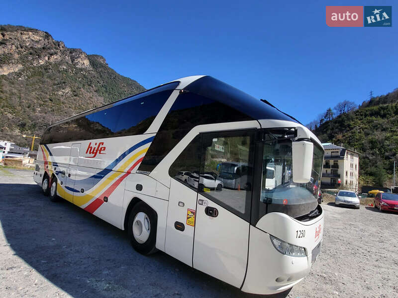 Туристичний / Міжміський автобус Neoplan N 2010 в Чернівцях