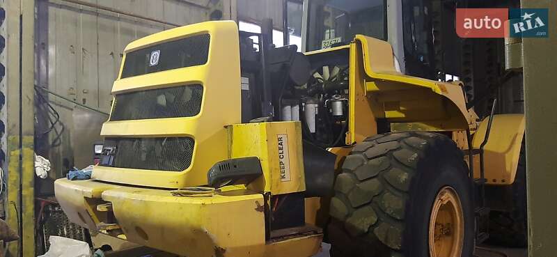 Фронтальный погрузчик New Holland 270 2006 в Славутиче