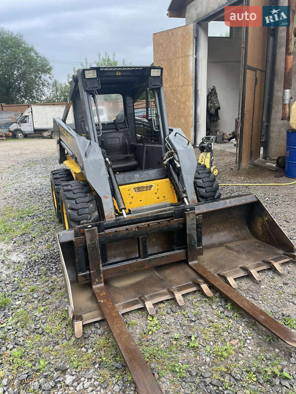 Минипогрузчик New Holland LB115 4PS 2000 в Виннице фото 7 Минипогрузчик New Holland LB115 4PS 2000 в Виннице