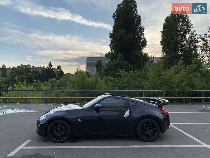 Купе Nissan 370Z 2015 в Киеве