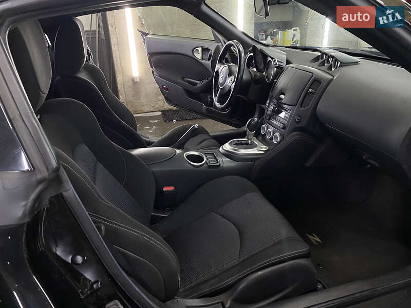 Купе Nissan 370Z 2015 в Киеве