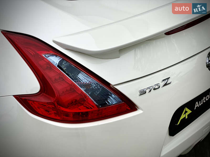 Купе Nissan 370Z 2015 в Киеве фото 16 Купе Nissan 370Z 2015 в Киеве