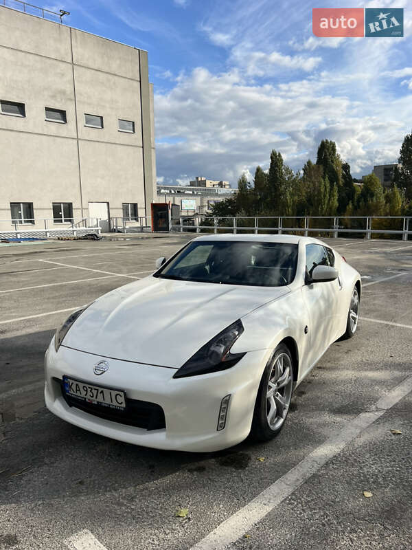 Купе Nissan 370Z 2016 в Києві фото 3 Купе Nissan 370Z 2016 в Києві