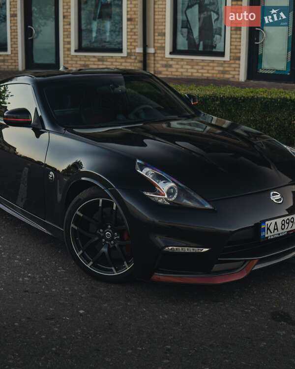 Купе Nissan 370Z 2018 в Киеве фото 15 Купе Nissan 370Z 2018 в Киеве