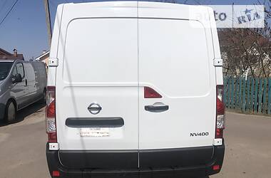 Вантажопасажирський фургон Nissan  2015 в 