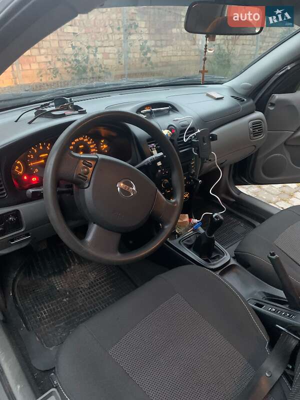 Седан Nissan Almera Classic 2010 в Ивано-Франковске