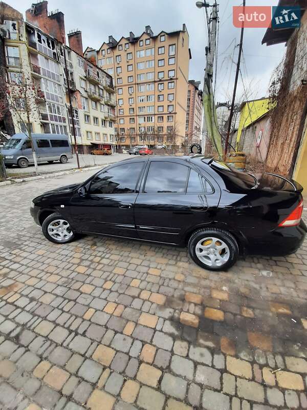 Седан Nissan Almera Classic 2012 в Києві