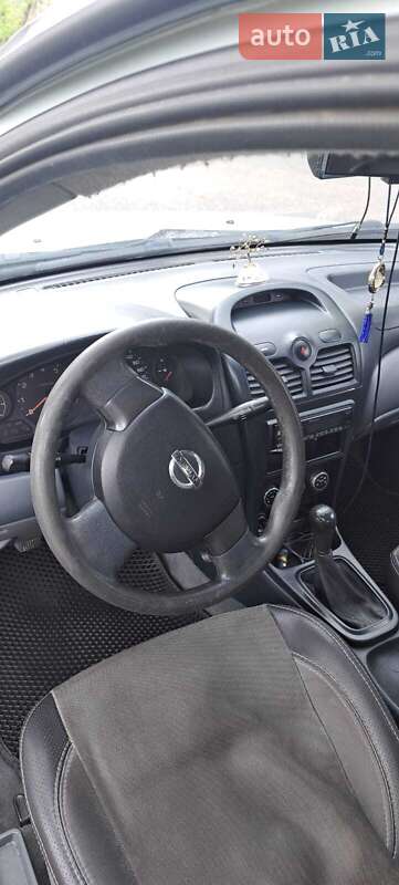 Седан Nissan Almera Classic 2006 в Львові