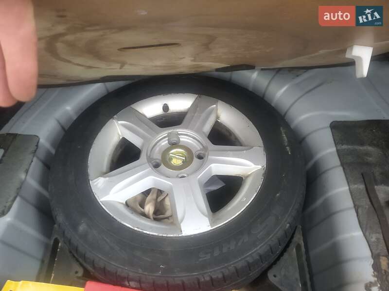 Седан Nissan Almera Classic 2006 в Киеве