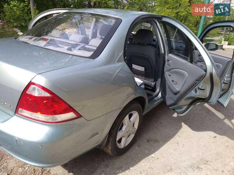 Седан Nissan Almera Classic 2006 в Киеве