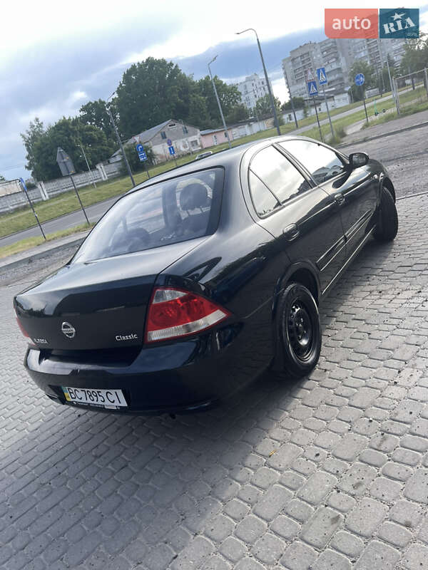 Седан Nissan Almera Classic 2010 в Львове