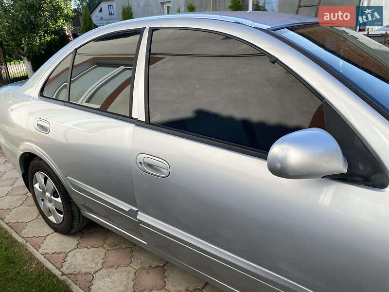 Седан Nissan Almera Classic 2011 в Гусятине