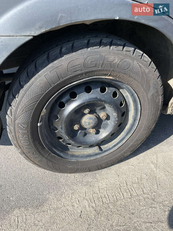 Седан Nissan Almera Classic 2006 в Києві