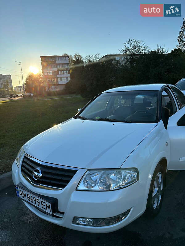 Седан Nissan Almera Classic 2012 в Киеве