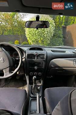 Седан Nissan Almera Classic 2008 в 