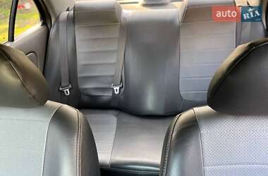 Седан Nissan Almera Classic 2012 в 