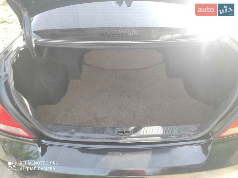 Седан Nissan Almera Classic 2006 в Прилуках