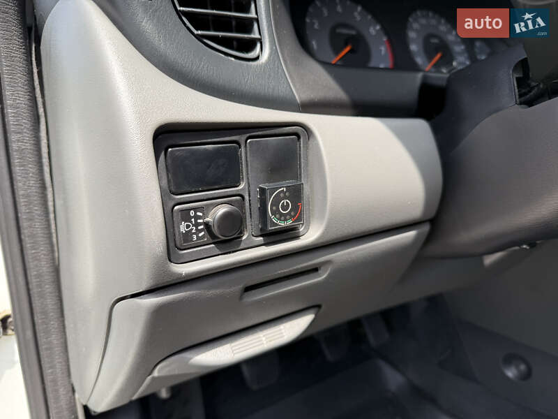 Седан Nissan Almera Classic 2012 в Кременчуге