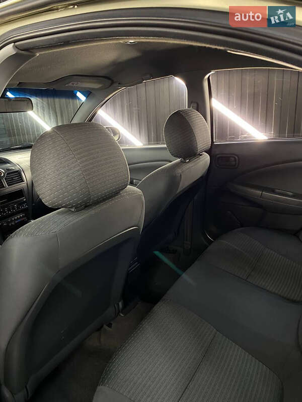 Седан Nissan Almera Classic 2006 в Киеве