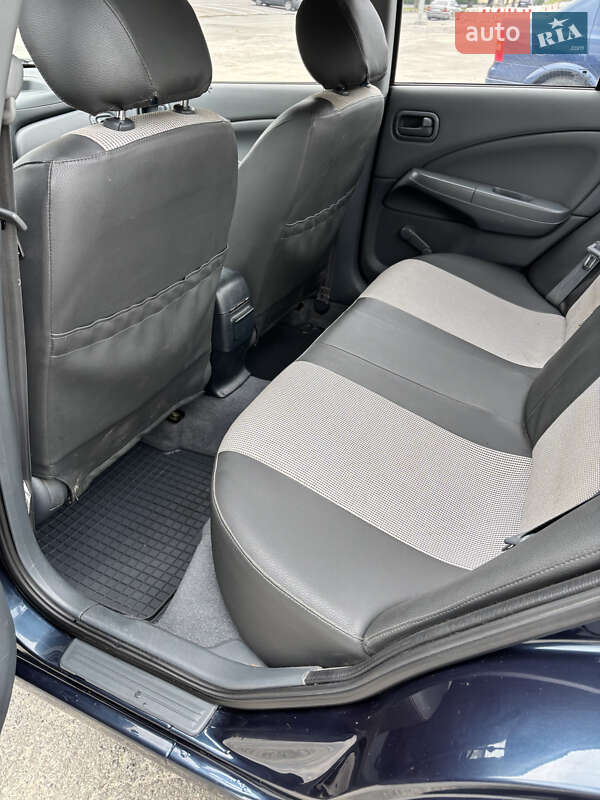 Седан Nissan Almera Classic 2007 в Києві