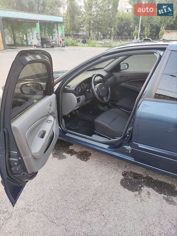Седан Nissan Almera Classic 2008 в Запорожье
