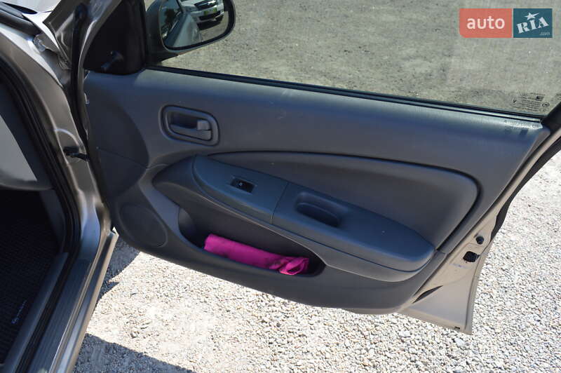 Седан Nissan Almera Classic 2011 в Кропивницком