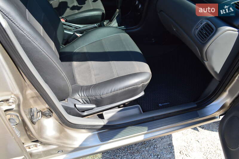 Седан Nissan Almera Classic 2011 в Кропивницком