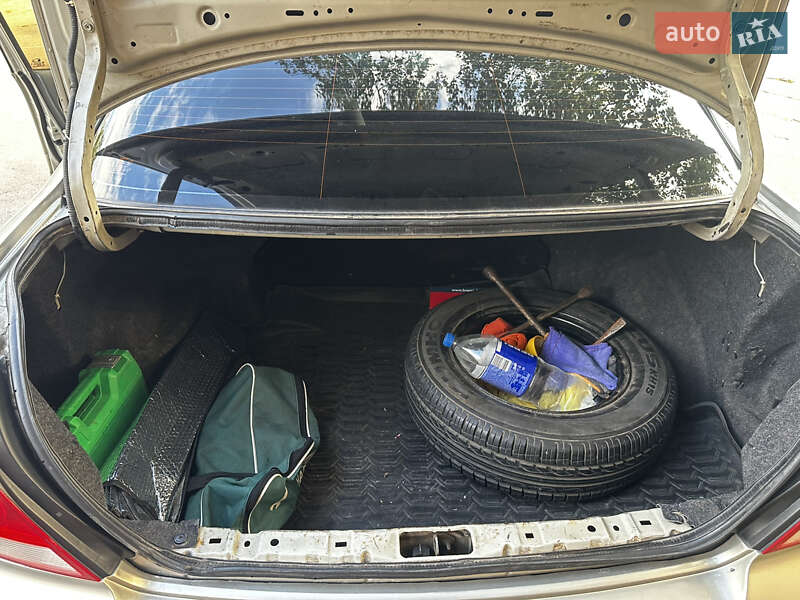Седан Nissan Almera Classic 2006 в Киеве