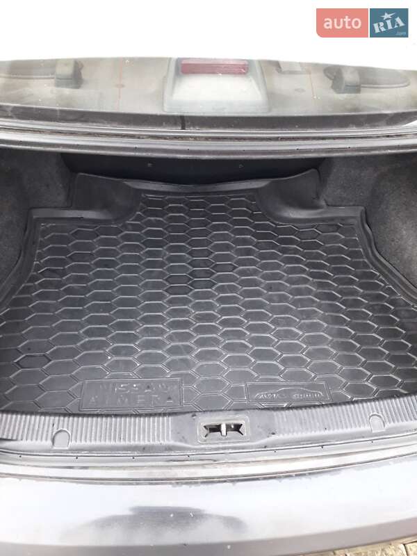 Седан Nissan Almera Classic 2007 в Стрые