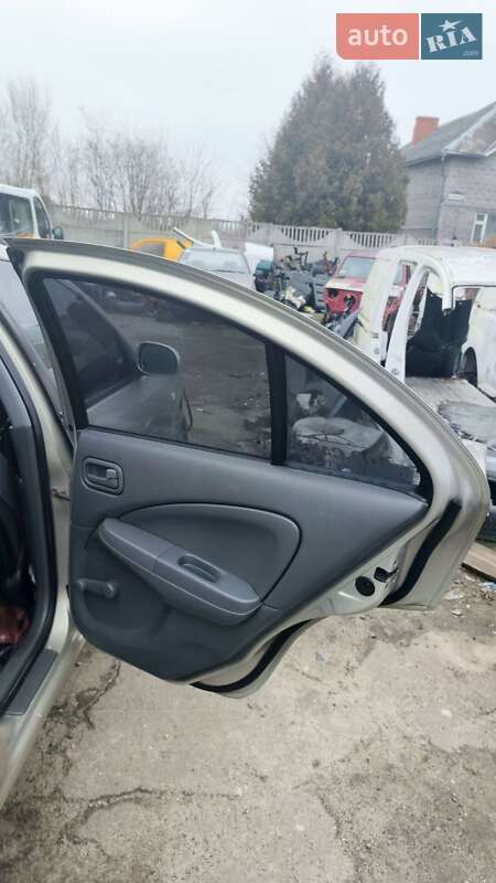 Седан Nissan Almera Classic 2008 в Остроге