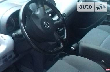 Хетчбек Nissan Almera Tino 2005 в 