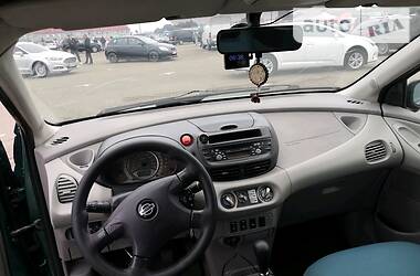 Универсал Nissan Almera Tino 2003 в Киеве