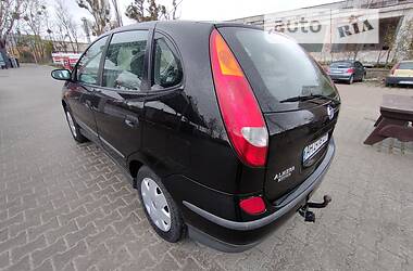 Минивэн Nissan Almera Tino 2005 в Одессе