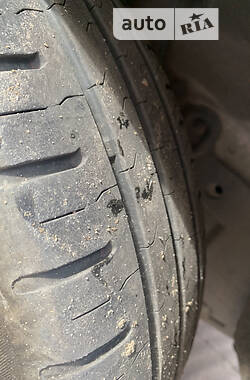 Хэтчбек Nissan Almera Tino 2004 в 
