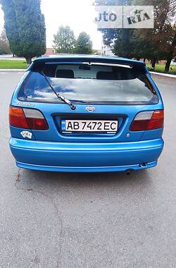 Хэтчбек Nissan Almera Tino 1997 в Хмельнике