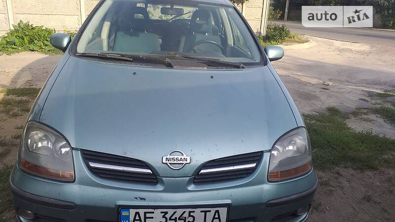 Nissan Almera Tino 2001