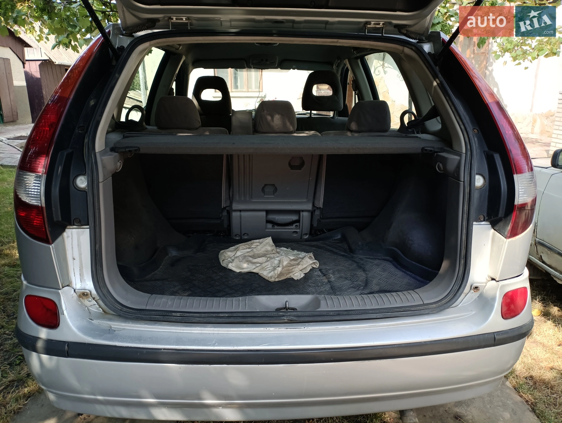 Nissan Almera Tino 2000 р.в