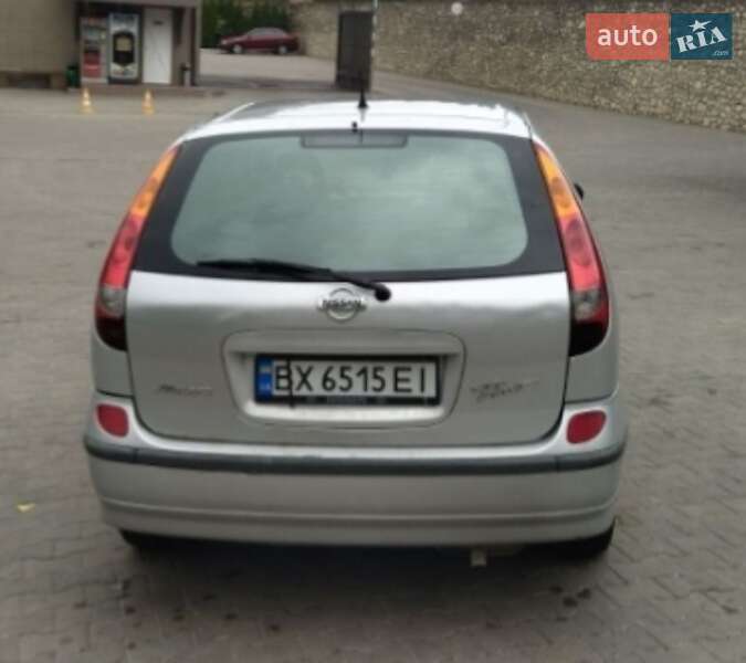 Минивэн Nissan Almera Tino 2001 в Волочиске