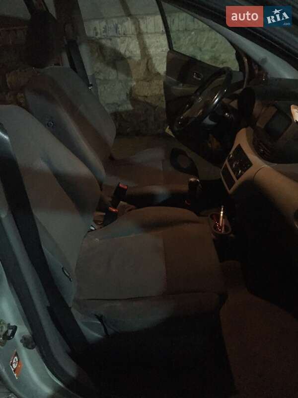 Мінівен Nissan Almera Tino 2005 в Львові