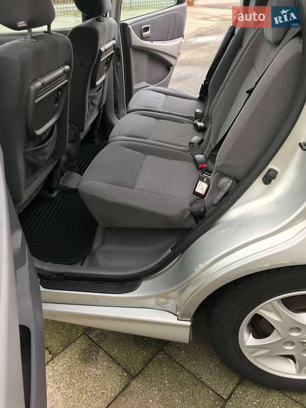 Минивэн Nissan Almera Tino 2004 в Киеве