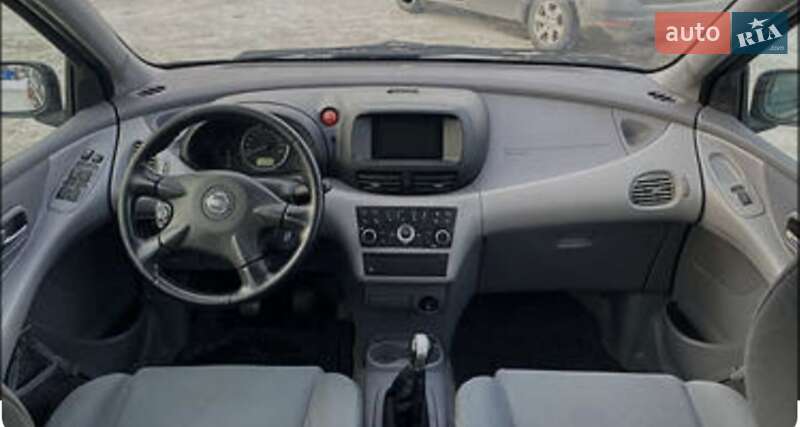 Минивэн Nissan Almera Tino 2004 в Шпитьках